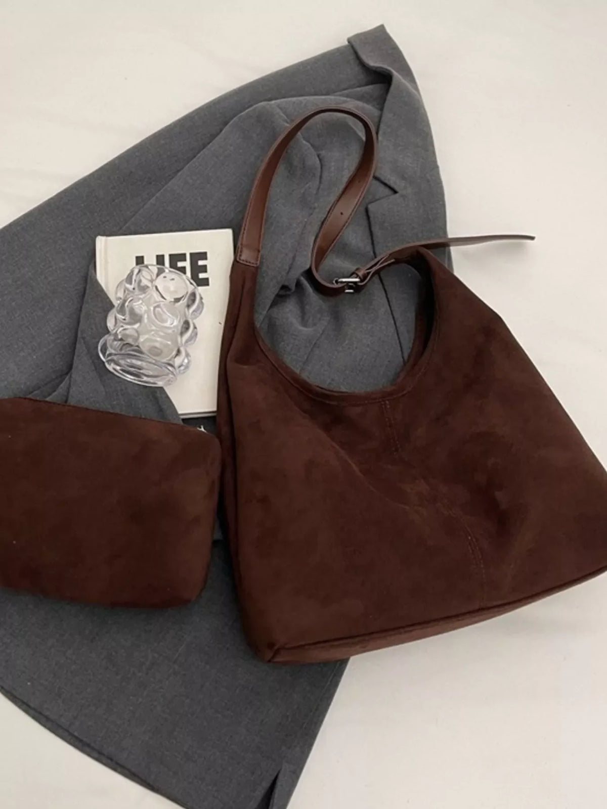 Lightweight Handbag With Adjustable Strap For Everyday