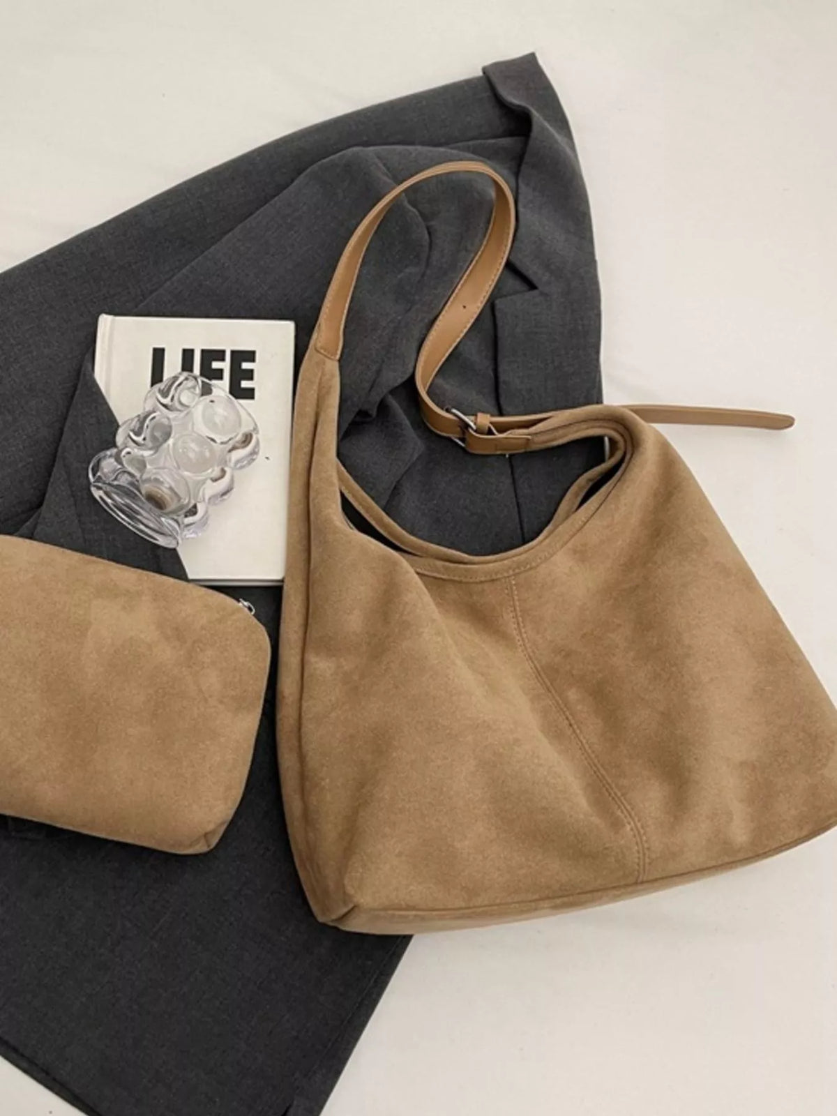 Lightweight Handbag With Adjustable Strap For Everyday